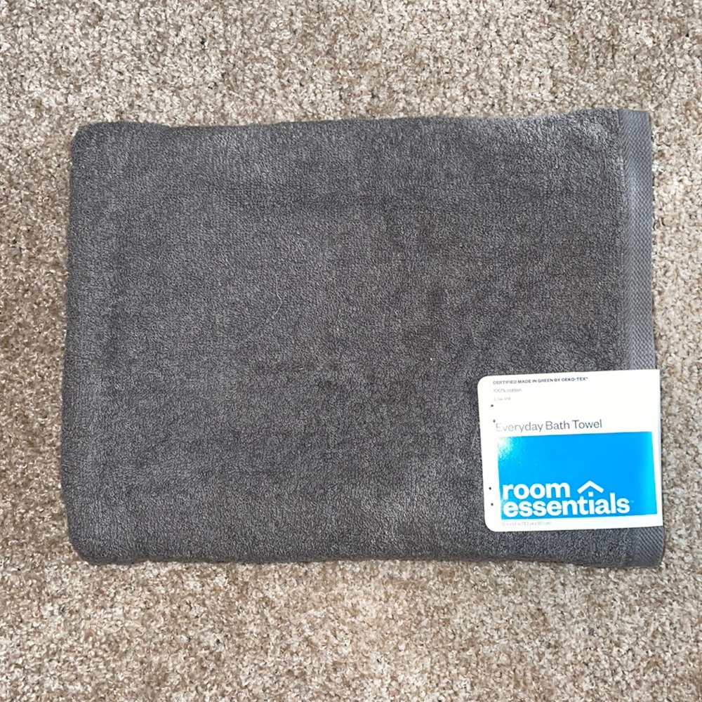 Room Essentials Everyday Bath Towel Grey🆕